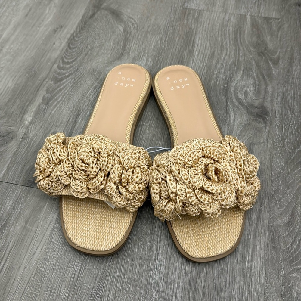 A New Day Women’s Coco Raffia Flower Slide Sandals Tan NEW with Tags, Size 8